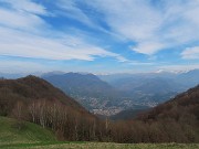 In Canto Alto (1146 m) da Ripa-Zogno ad anello fiorito il 10 aprile 2025 - FOTOGALLERY